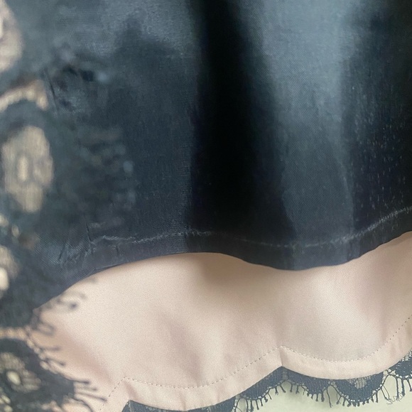 BCBG Maxazria Black Lace and Satin Cocktail Party Formal Elegant Dress Size 2 - Picture 8 of 10